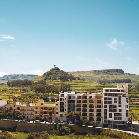 Glamorous With Panoramic Views *
