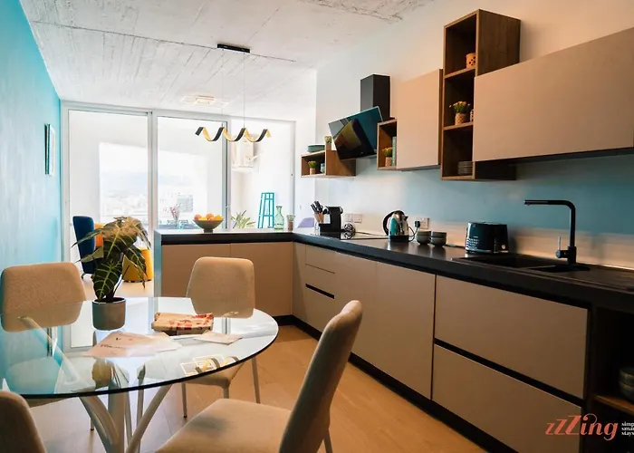 Glamorous With Panoramic Views Daire