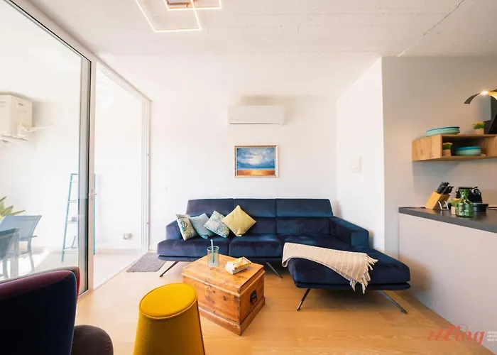 Glamorous With Panoramic Views Daire *