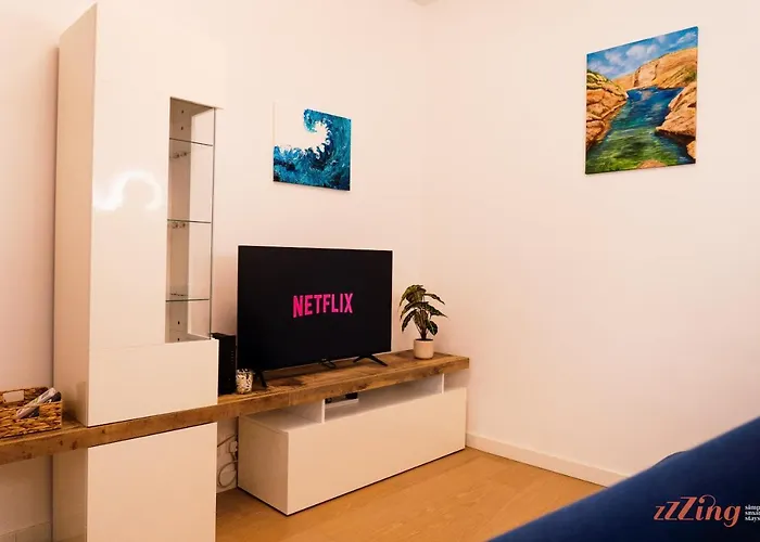 Glamorous With Panoramic Views *